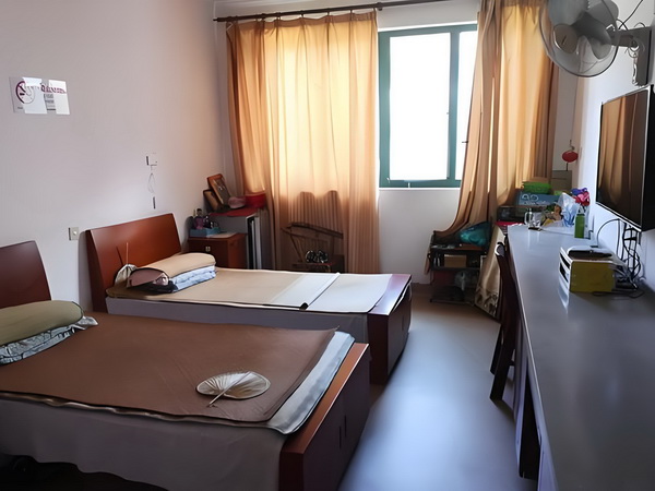 大专能办理深圳户口吗_53岁朱茵住山里开破车？ 